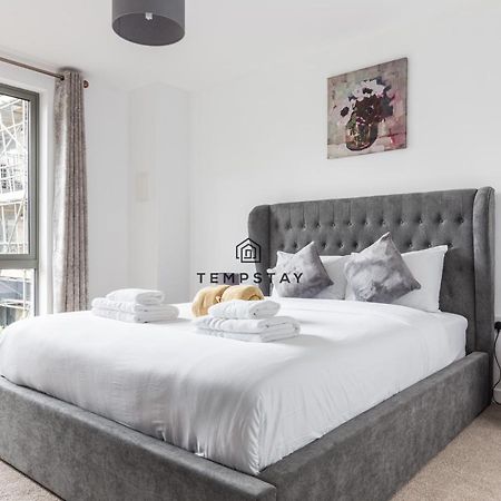 Modern Private Apartment -Balcony-Tube Station London Bagian luar foto