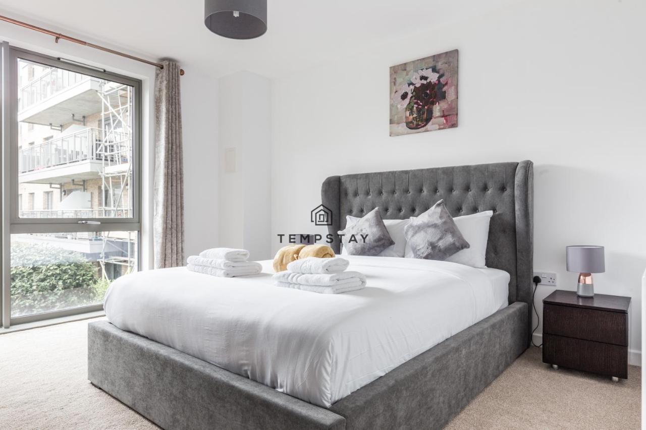 Modern Private Apartment -Balcony-Tube Station London Bagian luar foto