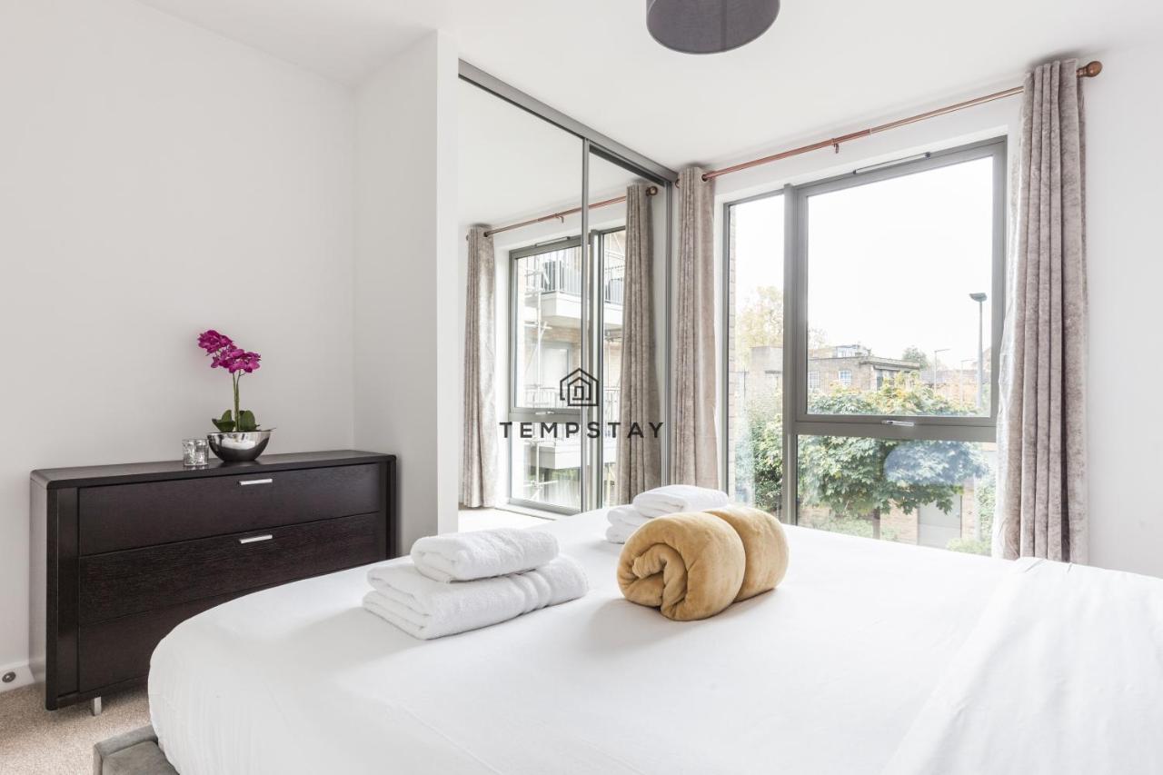 Modern Private Apartment -Balcony-Tube Station London Bagian luar foto