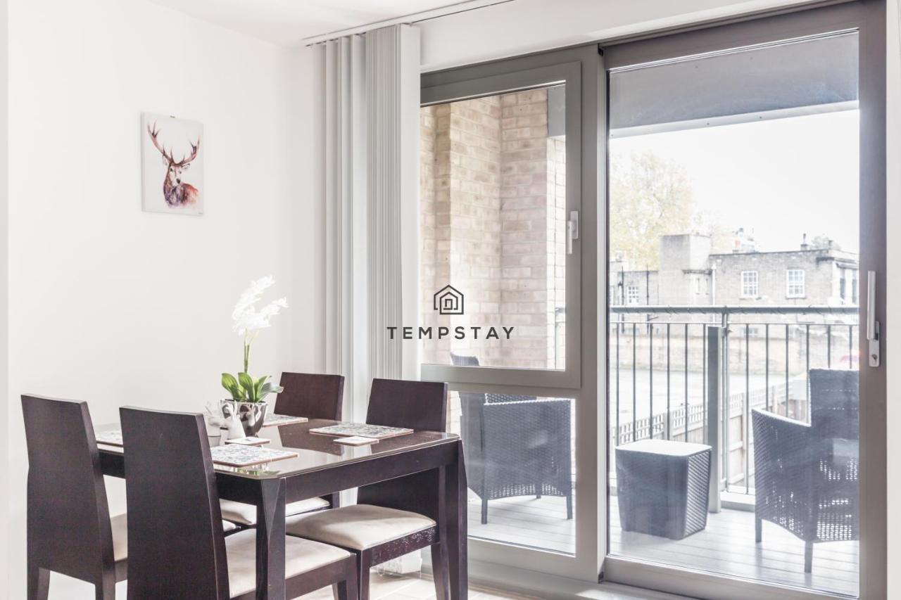Modern Private Apartment -Balcony-Tube Station London Bagian luar foto